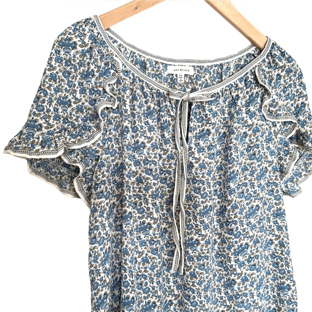 Max Studio Top Size Medium Tiny Blue Floral Print